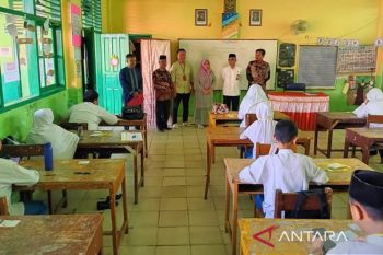 Sekolah MIN Kota Solok adakan ujian madrasah gunakan gadget