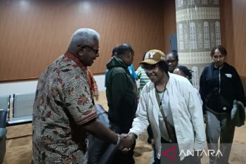 Pemkab Mimika pulangkan 21 pencari kerja OAP kepada keluarga