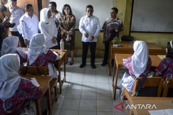 Peluncuran program sekolah swasta gratis