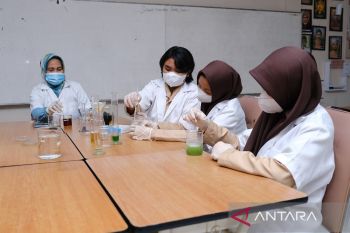 Pendidikan karakter dan budaya AKHLAK: Membangun pemimpin masa depan yang berintegritas