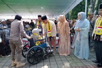 Wali Kota Mohan lepas 393 calon haji asal Mataram kloter tiga