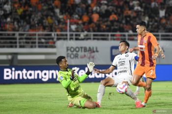 Kiper Carlos Eduardo perpanjang kontrak di Persija
