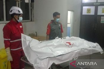 Polisi lakukan autopsi mayat pria asal Bandung yang tewas di kamar kos