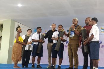 Pemkab Mimika berkomitmen bangun pendidikan di kampung