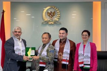 Mendorong anggotanya di Komisi I DPR suarakan isu Palestina