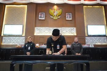 DPRD-Pemkot Probolinggo teken Raperda Pengembangan Ekonomi Kreatif