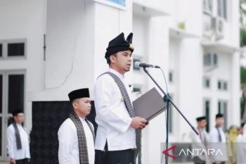 Wali Kota Solok Pimpin Upacara Hardiknas dan HKB 2025: Teguhkan Komitmen Pendidikan dan Kesiapsiagaan Bencana