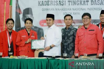 Wako Solok berikan pencerahan ke kumpulan mahasiswa GMNI