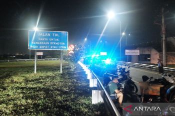 Sebuah truk meledak dan terbakar di ruas Tol Gempol Pasuruan