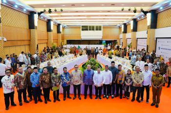 Sebabkan jalan rusak, Gubri usulkan bangun rel kereta api batubara dari Dumai ke Inhu