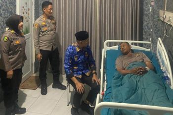 Gubernur Lampung jenguk polisi terluka saat amankan aksi petani singkong
