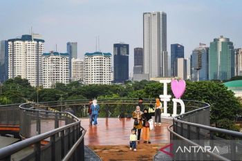 DKI kemarin, rencana pelaksanaan uji coba sekolah gratis lalu pengangguran di Jakarta