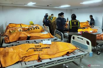 Polisi akan pindahkan jenazah kecelakaan maut ke RS Bhayangkara