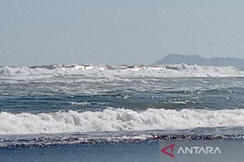 Waspadai gelombang tinggi di laut Selatan Jateng