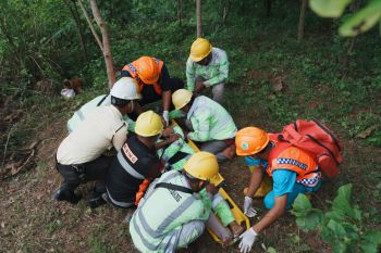 Semen Gresik simulasi tanggap darurat di area tambang