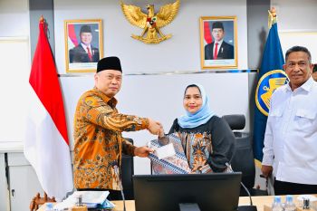 Bupati Kasmarni usulkan pembangunan Pelabuhan dan penambahan dermaga RoRo ke Menhub