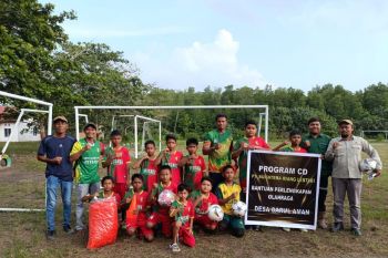 Persada Darul Aman terima bantuan perlengkapan sepakbola