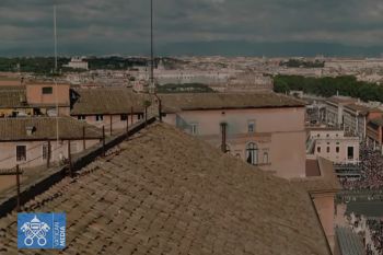 Seorang Paus ke-267 Gereja Katolik terpilih pemungutan suara keempat