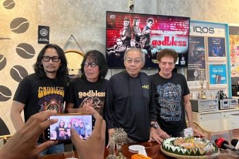 Grup band rock God Bless gelar konser akustik perdana pada 17 Mei 2025