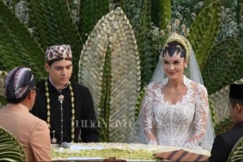 Maxime Bouttier dan Luna Maya resmi jadi pasangan suami istri