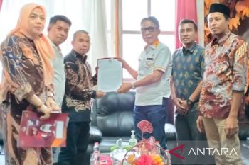 KPU Banggai serahkan SK penetapan bupati terpilih ke DPRD