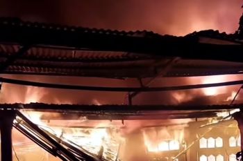 Kebakaran di Tembilahan, tiga rumah ludes dan satu lansia tewas terjebak