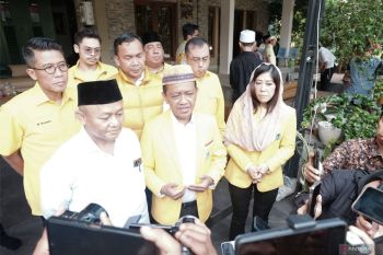 Bahlil sambangi Ponpes Bumi Shalawat jelang pelaksanaan Musda DPD Golkar Jatim