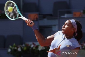 Coco Gauff selamat dari tekanan petenis remaja untuk melaju di Roma