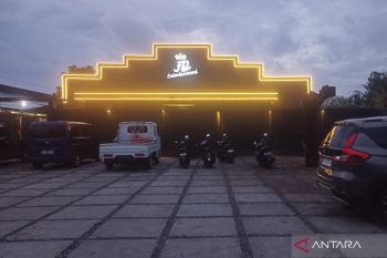 Terpopuler: Harga emas naik, Prabowo kangen nasi goreng buatan Megawati hingga FD Entertainment buka usaha sesuai izin