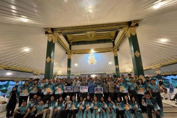 KONI Sleman memberikan tali asih kepada atlet peraih medali PON XXI