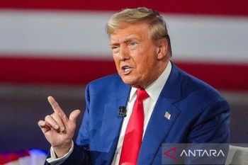 Presiden Trump izinkan imigran ilegal terbang pulang gratis tinggalkan AS