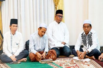 Ketua Komisi III DPRD Barut hadiri pelepasan jamaah calon haji