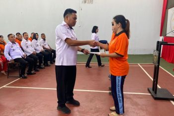 72 WBP di Lapas Singkawang dapatkan remisi Waisak2025