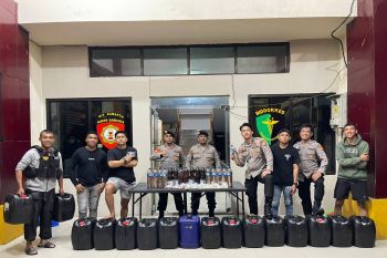 Polda Malut sita puluhan liter minuman keras ilegal di Ternate