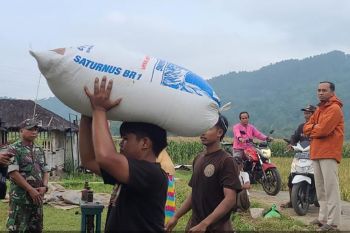 Bulog Banyumas-Babinsa  tetap laksanakan sergap saat libur panjang
