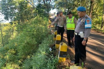 Jip wisata di Bromo kecelakaan, ada warga Korea jadi korban