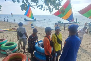 Satpolairud Situbondo patroli wisata pantai saat libur panjang Waisak