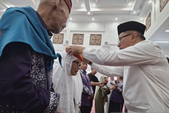 348 Calon Haji Bukittinggi dilepas secara resmi, Tertua usia 86 dan Termuda 18 tahun