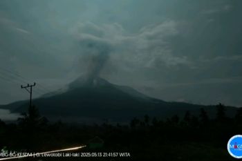 Gunung Lewotobi Laki-Laki erupsi satu kali pada Selasa malam
