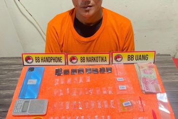 Polisi tangkap pria pengedar puluhan paket sabu