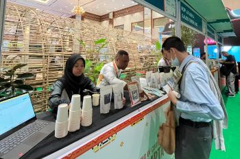 Koperasi Produsen Emas Hijau Papua menghadirkan dua jenis kopi di Jakarta