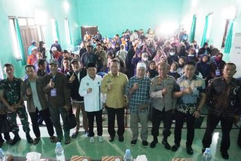 BGN dan DPR sosialisasi makan bergizi gratis di kaki Gunung Rinjani Lombok