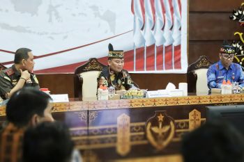 Gubernur Kalteng marah perusahaan tak hadiri undangan rapat penanganan jalan rusak