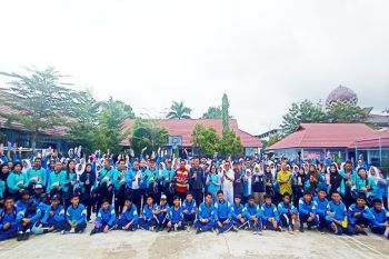 Pj Bupati Barut beri reward kepada SMPN 2 atas pengelolaan sampah