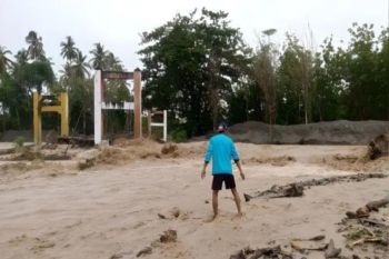 BMKG ingatkan 12 daerah di Sulteng waspada bencana hidrometeorologi