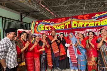 Irving dan Afni Z hadiri acara Parna Batak di Siak