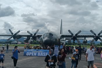 "Open Base" Lanud Sam Ratulangi Manado dipadati pengunjung