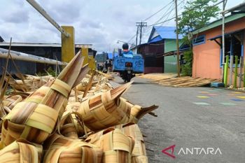 Wali Kota Samarinda kedepankan gotong royong  di Kampung Ketupat