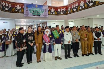 Wakil Wali Kota Kupang melepas keberangkatan 187 calon haji
