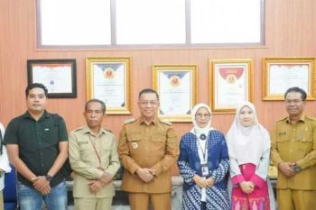 Lestarikan bahasa daerah, Wali Kota Bima terima penghargaan